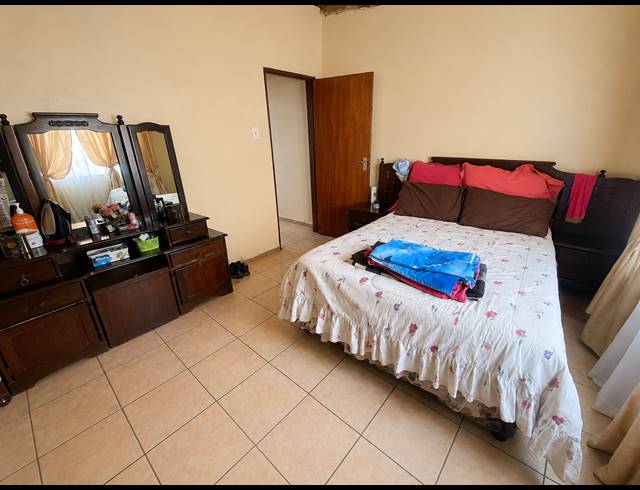 2 BEDROOM HOUSE FOR SALE IN SEBOKENG ZONE 7